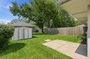 9424 Erie St, Highland, IN 46322 - Photo 4
