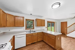 1184 Woodland Dr, Chesterton, IN 46304 - Photo 6