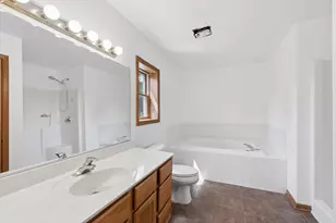 1184 Woodland Dr, Chesterton, IN 46304 - Photo 10