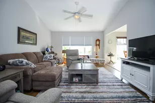 817 Daisy Cir NE, Demotte, IN 46310 - Photo 4