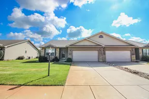 817 Daisy Cir NE, Demotte, IN 46310 - Photo 2