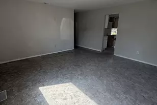 640 S New Jersey St, Gary, IN 46403 - Photo 4
