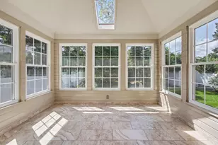 325 Galway Dr, Valparaiso, IN 46385 - Photo 10