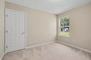 325 Galway Dr, Valparaiso, IN 46385 - Photo 16
