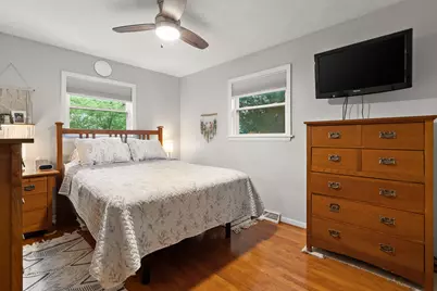 1076 W 11th Street, Hobart, IN 46342 - Photo 14