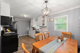 1076 W 11th St, Hobart, IN 46342 - Photo 8