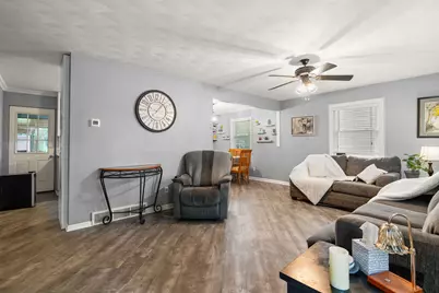 1076 W 11th Street, Hobart, IN 46342 - Photo 4
