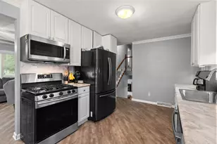 1076 W 11th St, Hobart, IN 46342 - Photo 12