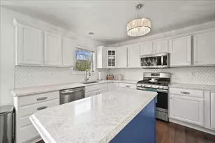 328 Pepper Creek Dr, Valparaiso, IN 46385 - Photo 8