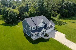 875 Farmview Dr, Valparaiso, IN 46383 - Photo 4