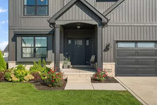 11271 Elkhart Cir, Crown Point, IN 46307 - Photo 4