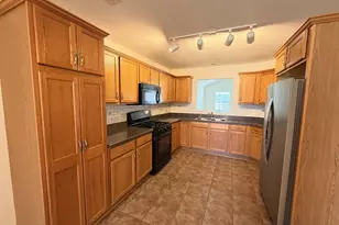 10653 Keystone Ln, Crown Point, IN 46307 - Photo 4