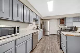 809 W 126th Ct, Crown Point, IN 46307 - Photo 10