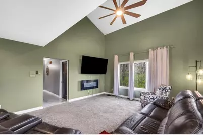 809 W 126th Court, Crown Point, IN 46307 - Photo 6