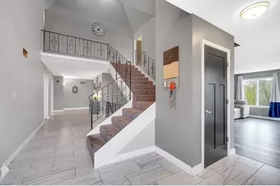 809 W 126th Court, Crown Point, IN 46307 - Photo 2