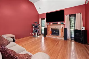 11349 N Oak Ct, Wheatfield, IN 46392 - Photo 4