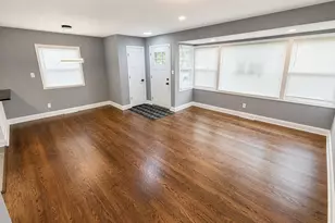 3931 Clough Ave, Highland, IN 46322 - Photo 4
