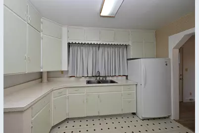 803 E Lake Street, Knox, IN 46534 - Photo 10