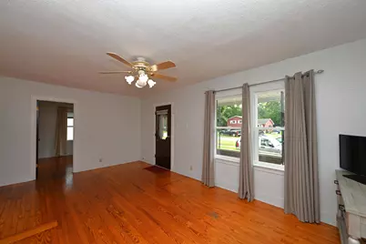 803 E Lake Street, Knox, IN 46534 - Photo 6