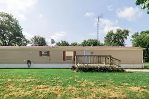 307 S Chestnut St, Earl Park, IN 47942 - Photo 4