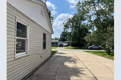 7717 Chestnut Avenue, Hammond, IN 46324 - Photo 18