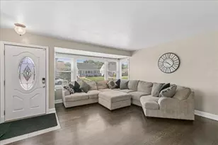 3911 Jewett Ave, Highland, IN 46322 - Photo 2