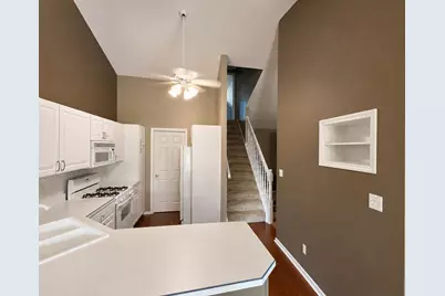 10000 Wildwood Lane, Highland, IN 46322 - Photo 8