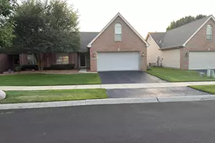 10000 Wildwood Ln, Highland, IN 46322 - Photo 2