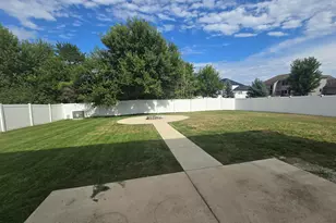 10091 Pearwood Dr, Saint John, IN 46373 - Photo 2