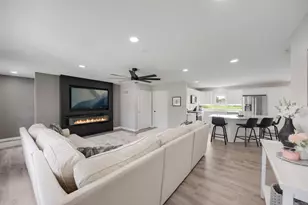 10736 Forestdale St, Saint John, IN 46373 - Photo 4