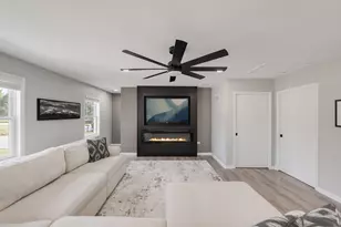 10736 Forestdale St, Saint John, IN 46373 - Photo 2