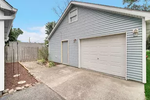 419 S 9th St, Chesterton, IN 46304 - Photo 4