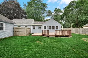 419 S 9th St, Chesterton, IN 46304 - Photo 6
