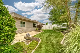 9881 Hart St, Saint John, IN 46373 - Photo 2