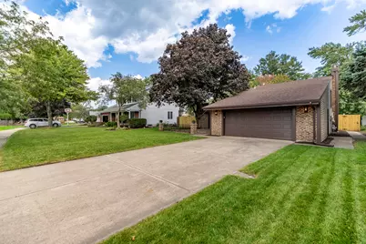 9425 Oriole Drive, Munster, IN 46321 - Photo 14