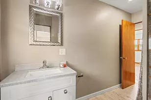 209 S Virginia St, Hobart, IN 46342 - Photo 12