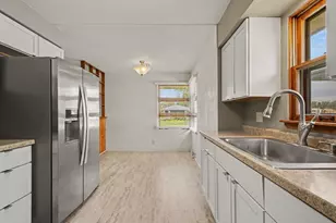 209 S Virginia St, Hobart, IN 46342 - Photo 6