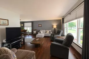 9113 Idlewild Dr, Highland, IN 46322 - Photo 6