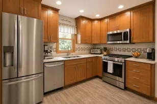 9113 Idlewild Dr, Highland, IN 46322 - Photo 8
