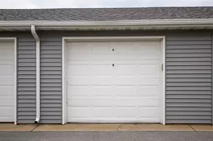 8211 Lincoln Circle, Merrillville, IN 46410 - Photo 2