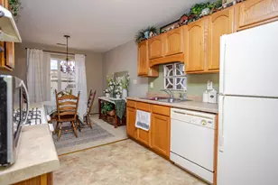 8211 Lincoln Circle, Merrillville, IN 46410 - Photo 10