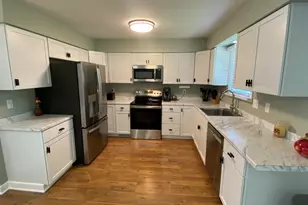 9814 Lincoln Ct, Crown Point, IN 46307 - Photo 2