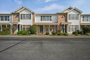 1812 Cottonwood Ct, Crown Point, IN 46307 - Photo 2