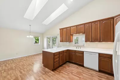 883 Hemingway Trail, Valparaiso, IN 46383 - Photo 6