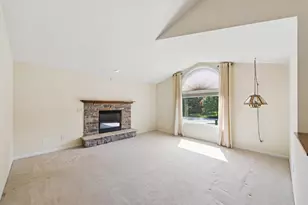 883 Hemingway Trail, Valparaiso, IN 46383 - Photo 4