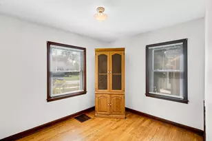 613 Madison St, Valparaiso, IN 46385 - Photo 18