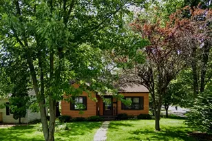 613 Madison St, Valparaiso, IN 46385 - Photo 2
