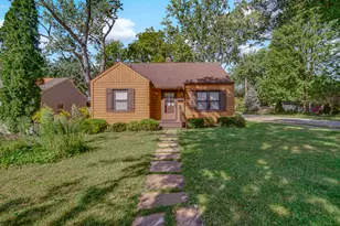 613 Madison St, Valparaiso, IN 46385 - Photo 1
