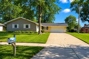 111 Sherwood Dr, Crown Point, IN 46307 - Photo 1