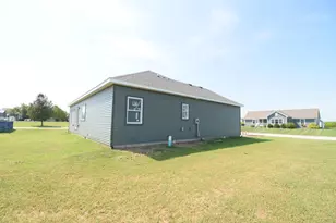 601 N Beckmon St, Remington, IN 47977 - Photo 4